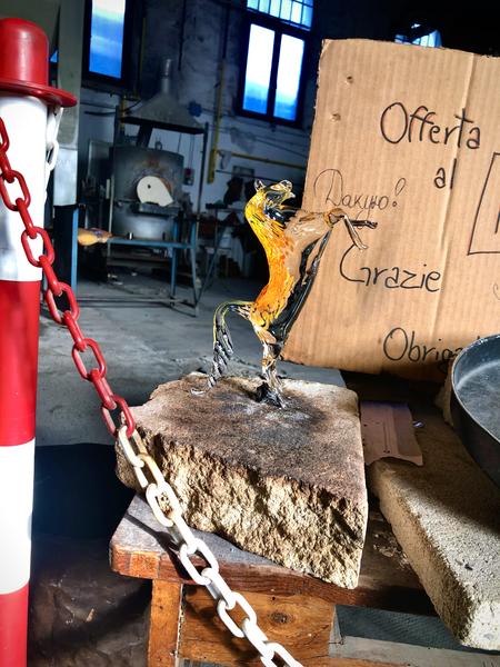Caballo hecho con cristal de Murano