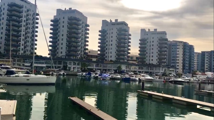 Puerto de Ocean Village en Gibraltar