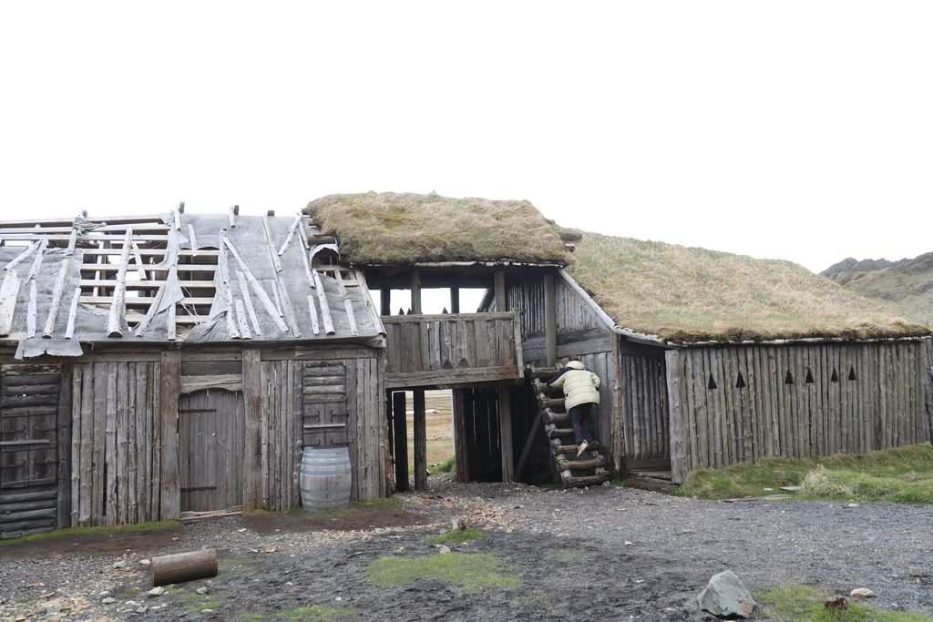 Aldea vikinga a los pies de Vestrahorn en Islandia