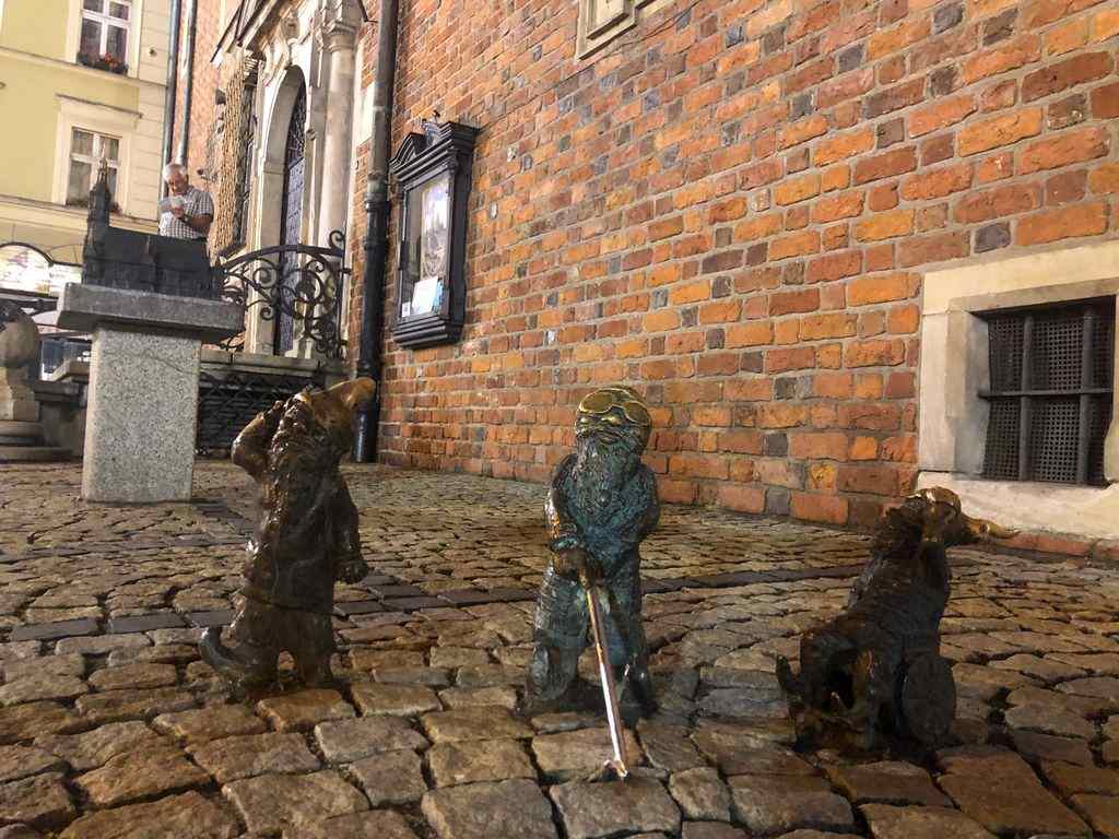 Gnomos de Wroclaw dedicados a la inclusión de personas con alguna discapacidad