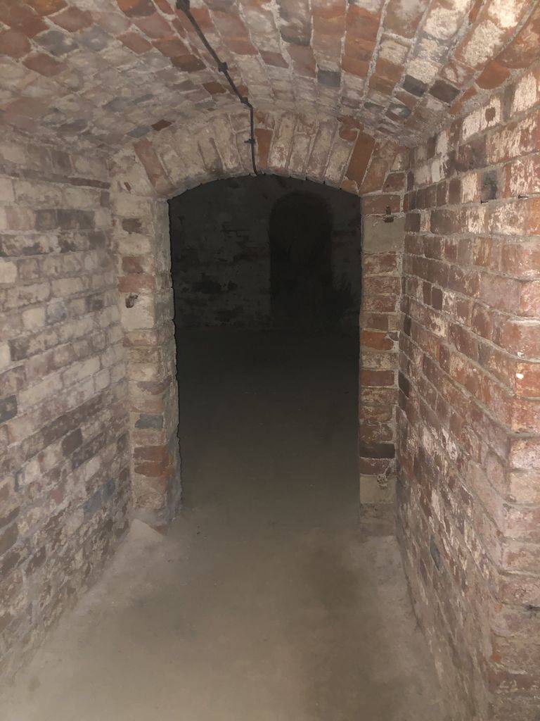 Interior de la fortaleza de Srebrna Gora