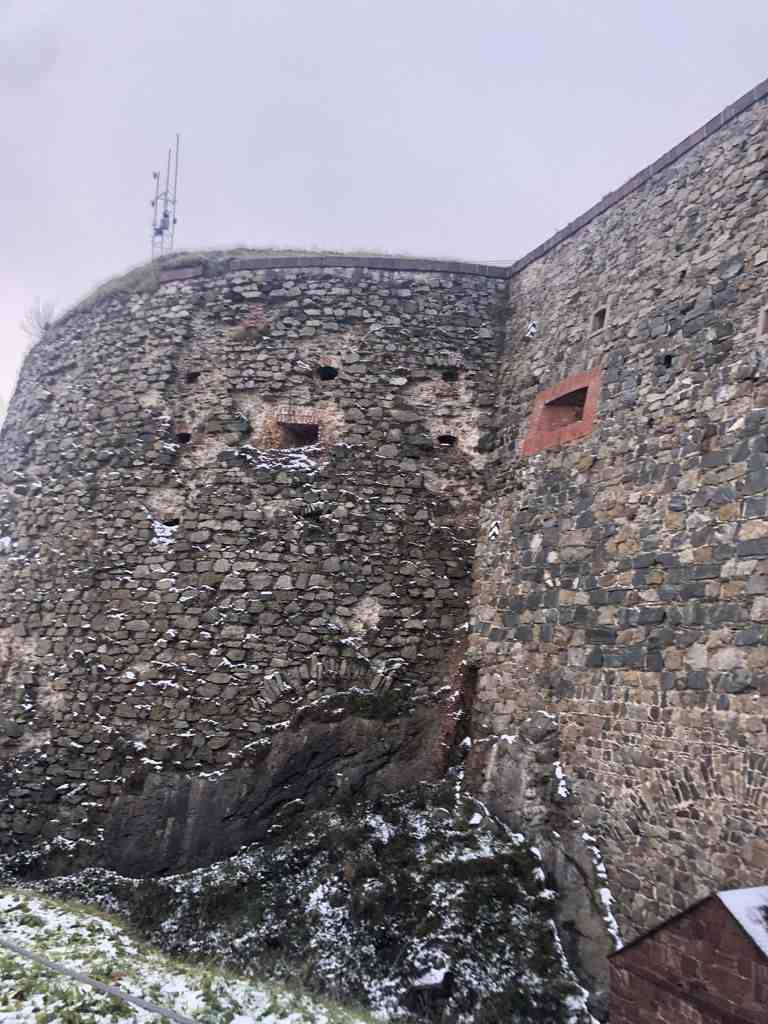 Muralla de la fortaleza de Srebrna Gora