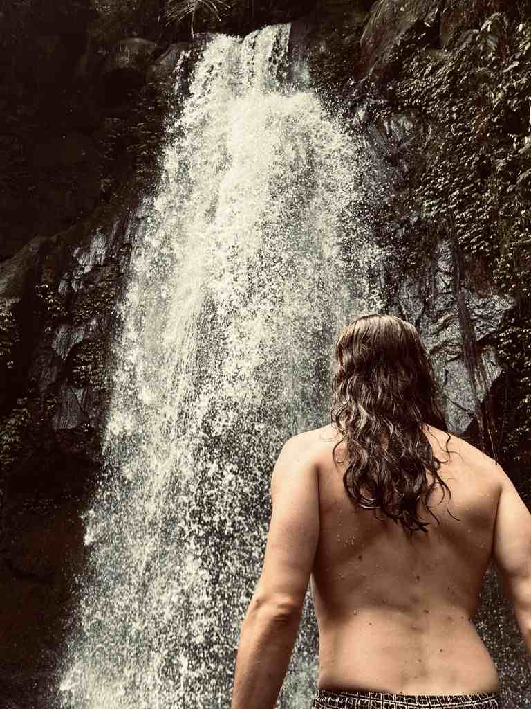 Ángel Herrera en cascada de Bayad