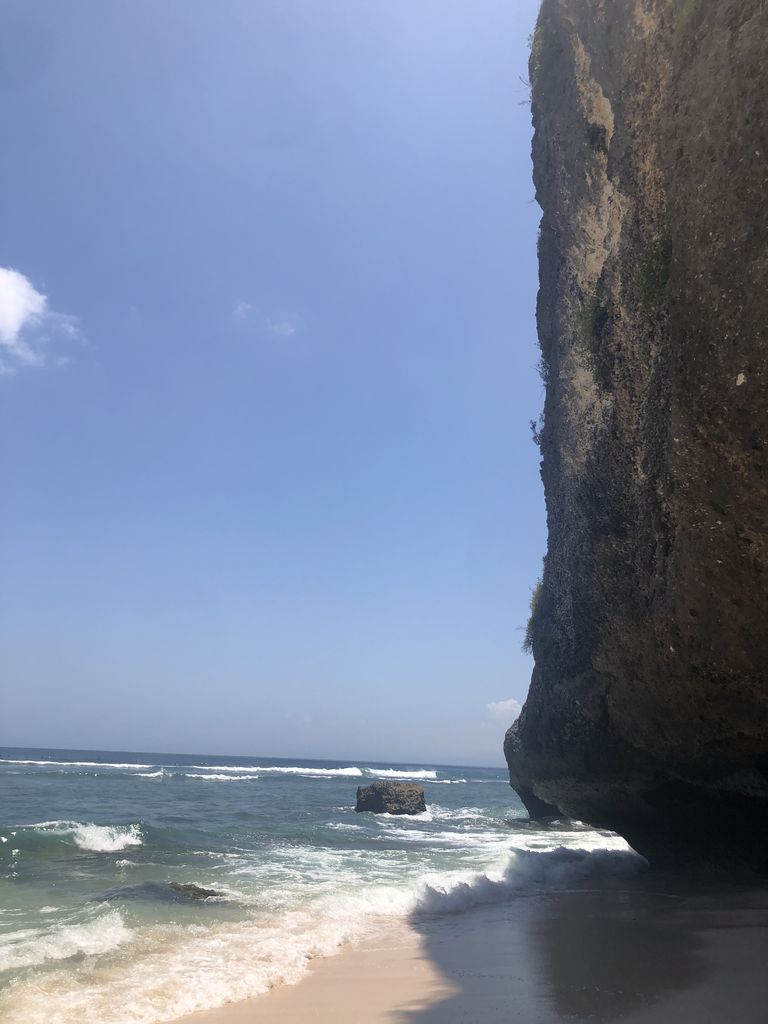 Playa oculta en Uluwatu