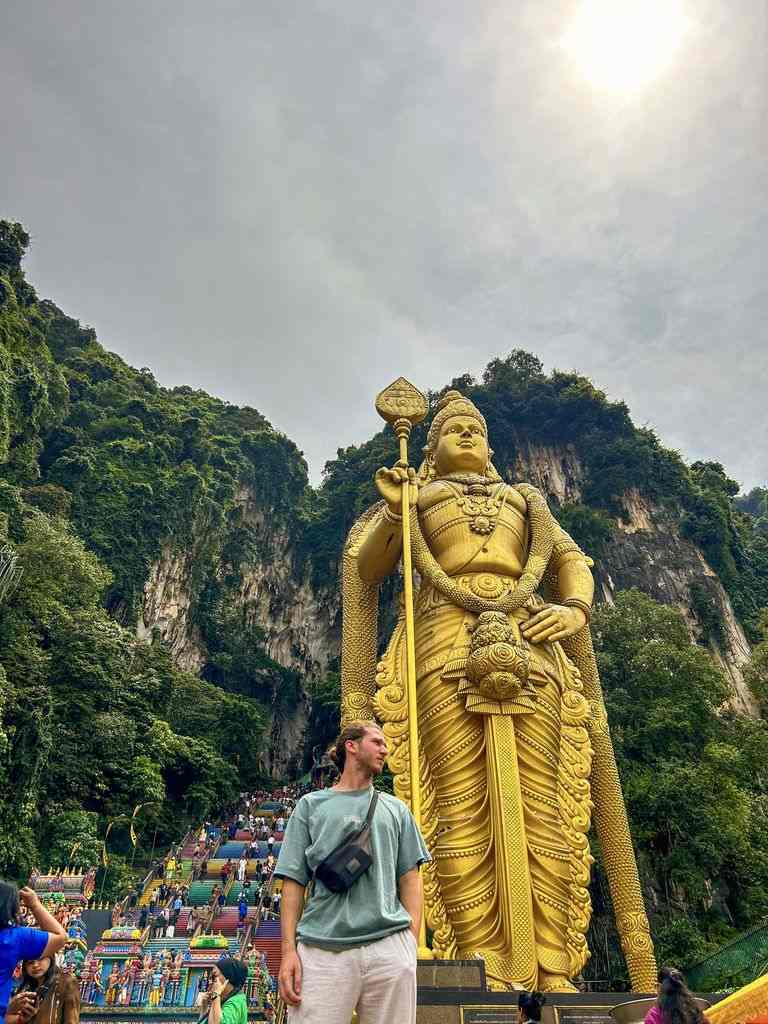 Ángel Herrera en las Batu Caves