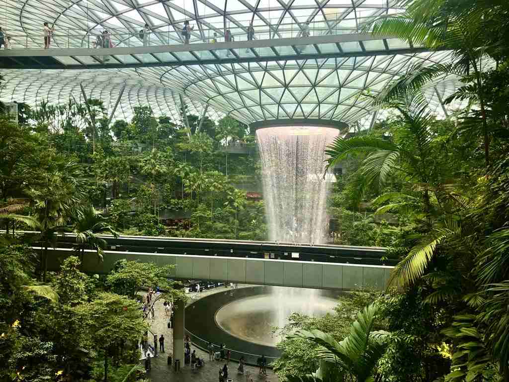 Vista de Jewel en el aeropuerto de Singapur