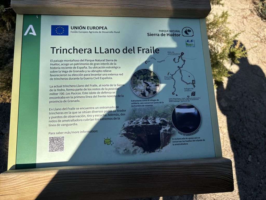 Placa de información de la Trinchera Llano del Fraile