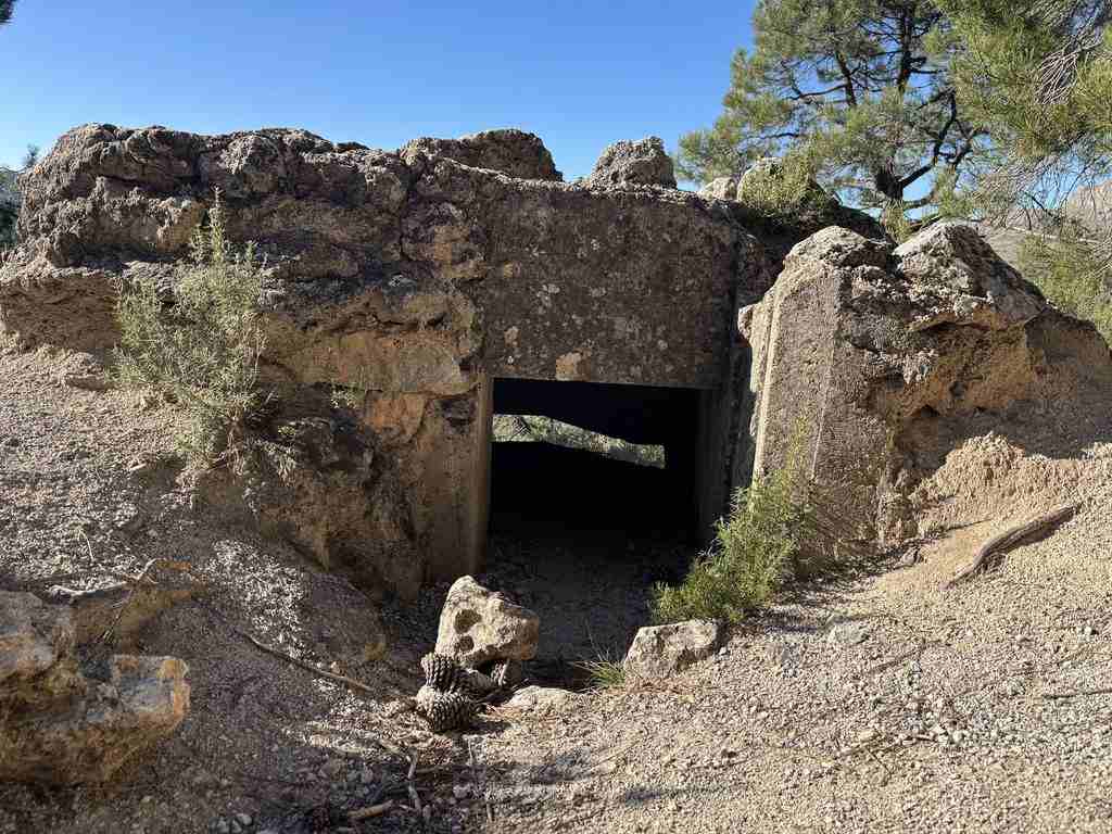 Nido de Ametralladora en Trincheras en Granada