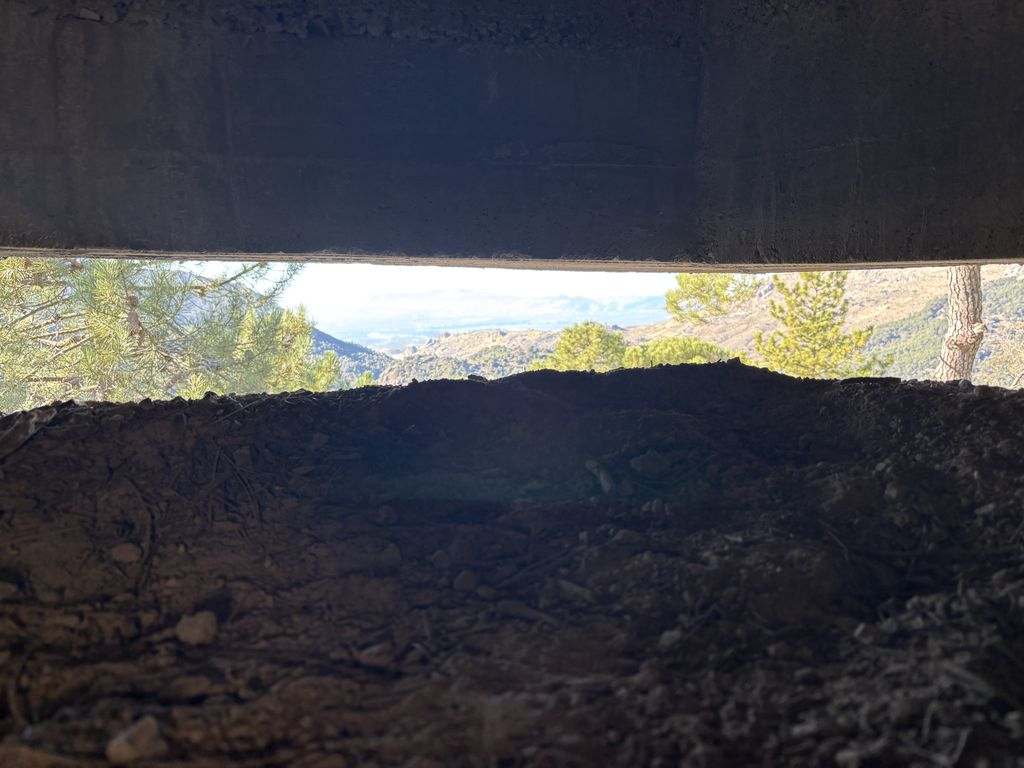 Nido de Ametralladora en Trinchera en Granada