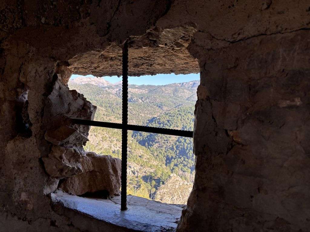 Interior de puesto en Trinchera del Maúllo
