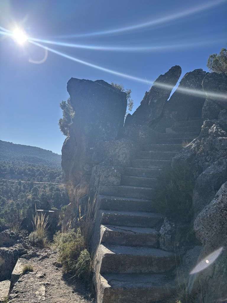 Escaleras en la Trinchera Sierra de la Yedra