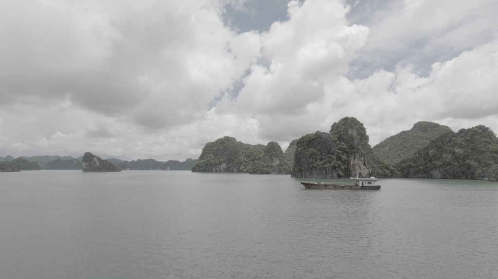 Foto con efecto cine de la bahía de Ha-Long