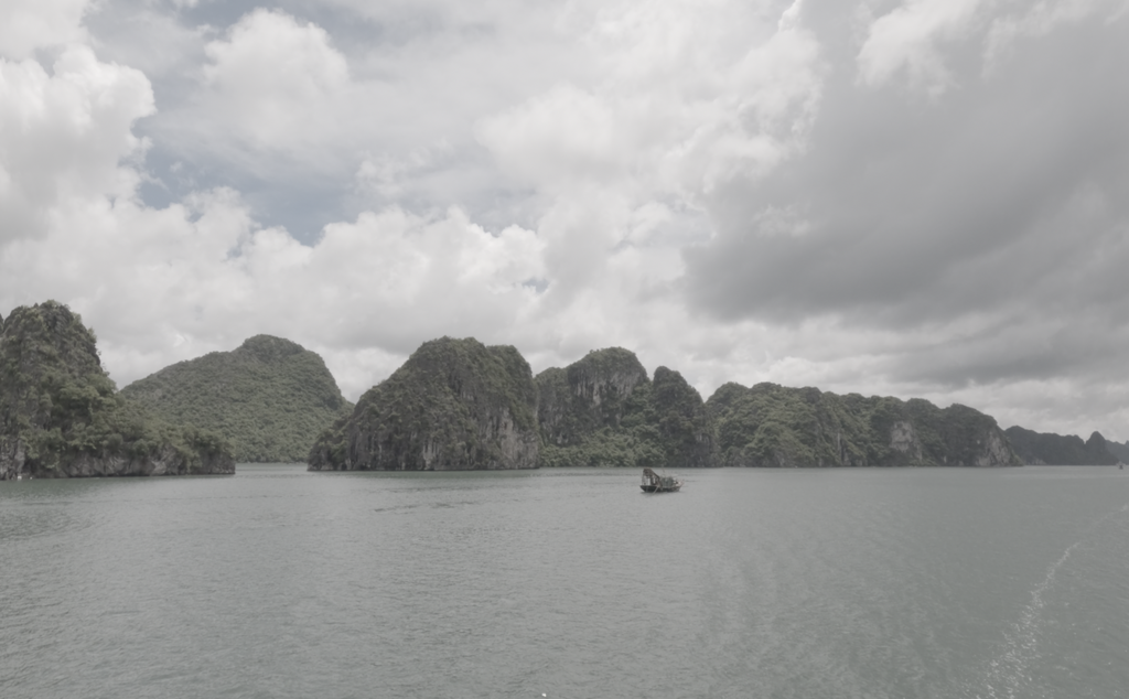 Foto con color en modo cine en la bahía de Ha-Long