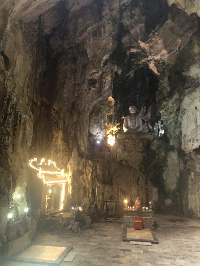 Cueva en las montañas de Mármol de Da Nang