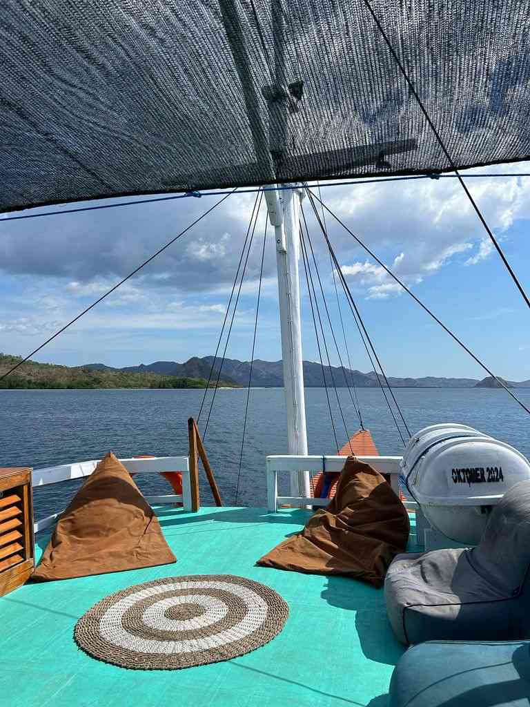 Barco de tour a Komodo
