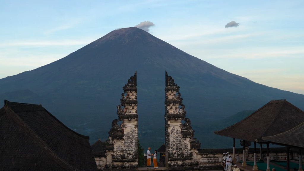 Puerta al cielo en el templo de Lempuyang en Bali