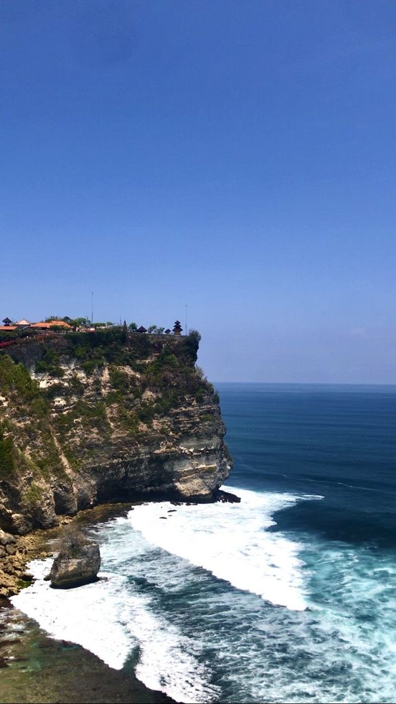 Templo de Uluwatu junto al acantilado