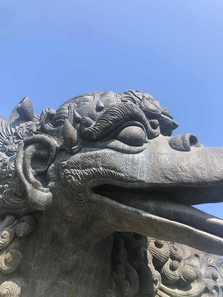 Estatua en el complejo turístico de Garuda en Uluwatu