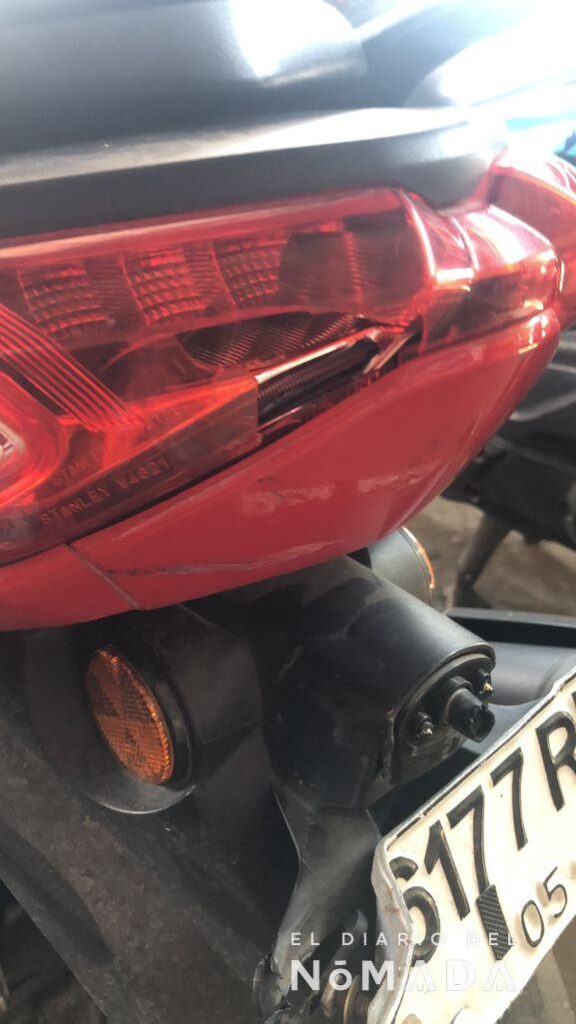 Moto dañada en Lombok