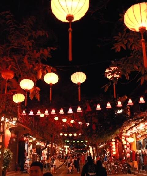 Calles de Hoi An decoradas con Farolillos
