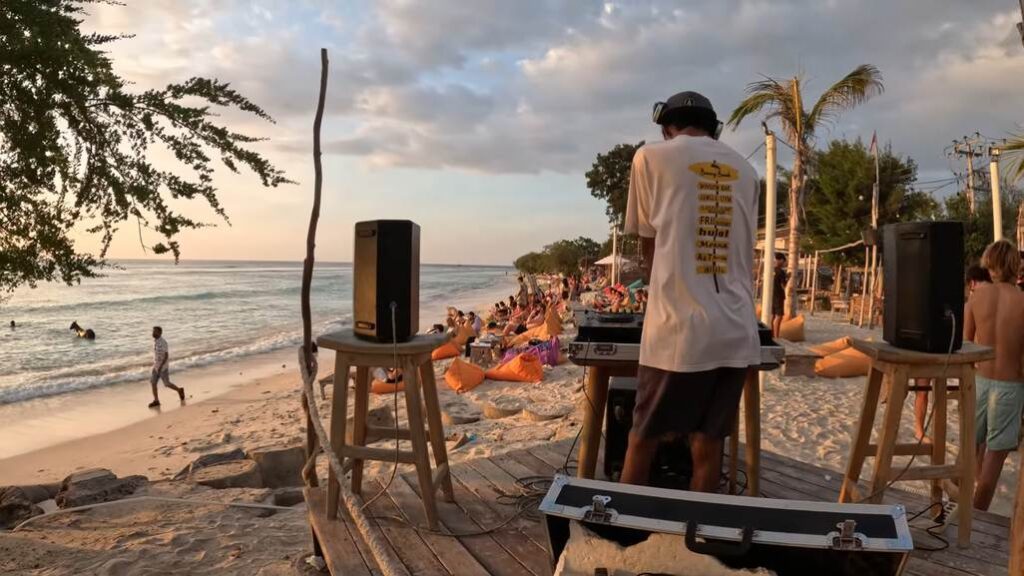 Atardecer con música en directo en Gili Trawangan