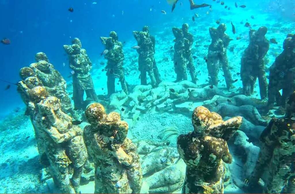 Estatuas Nest en las islas Gili