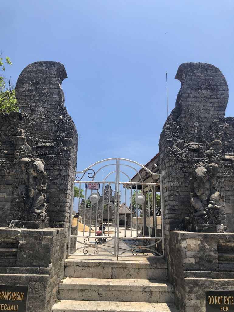 Punto central del Templo de Uluwatu cerrada a turistas