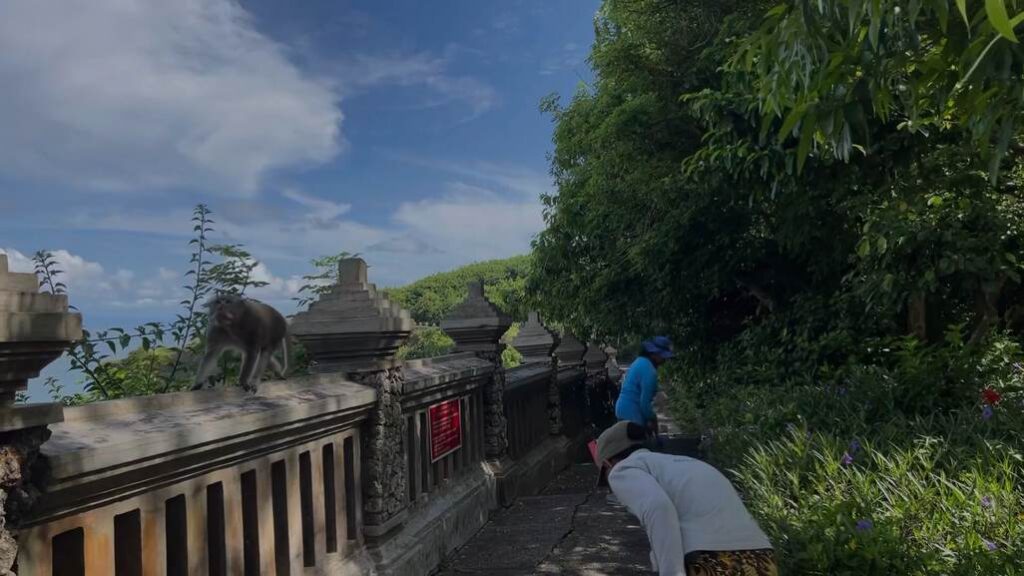 Templo de Uluwatu junto al acantilado