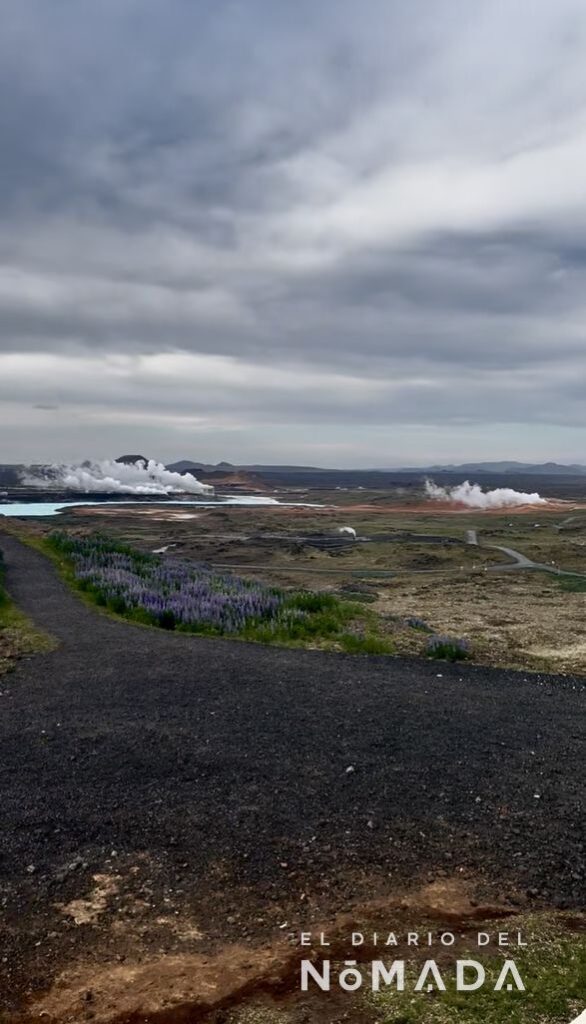 Vista de Gunnuhver desde el faro de Reykjanesviti